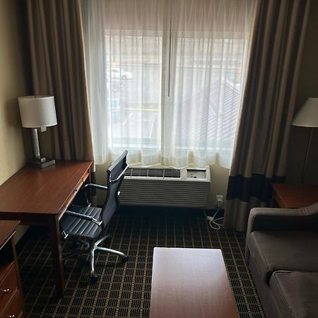 Quality Inn & Suites Μπράντφορντ Εξωτερικό φωτογραφία