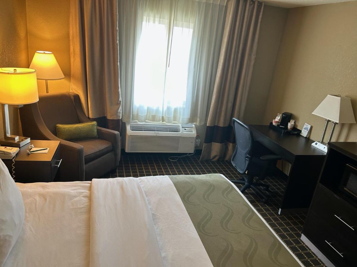 Quality Inn & Suites Μπράντφορντ Εξωτερικό φωτογραφία