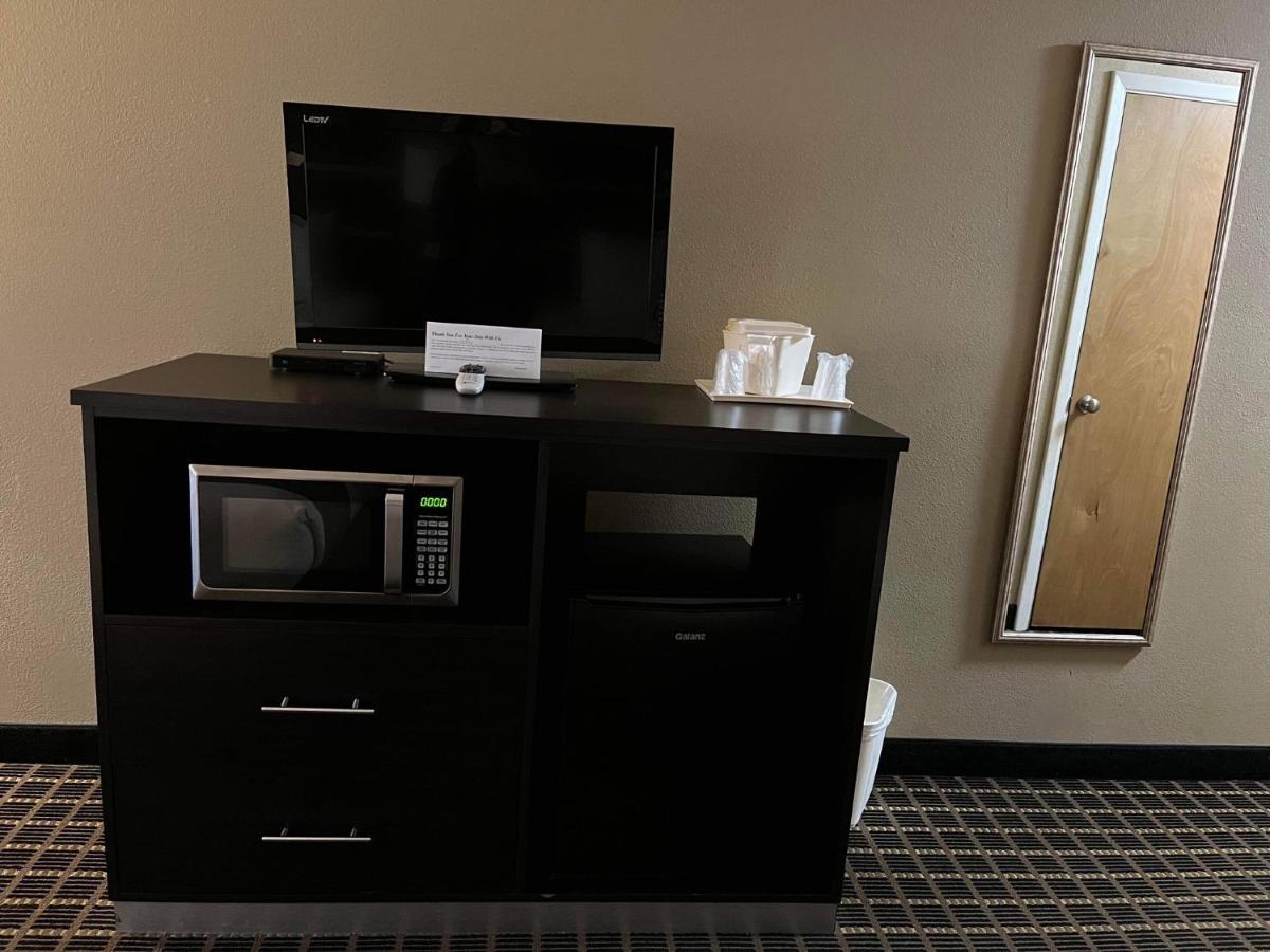 Quality Inn & Suites Μπράντφορντ Εξωτερικό φωτογραφία