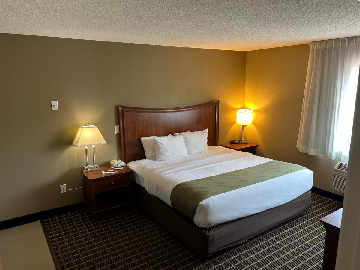 Quality Inn & Suites Μπράντφορντ Εξωτερικό φωτογραφία