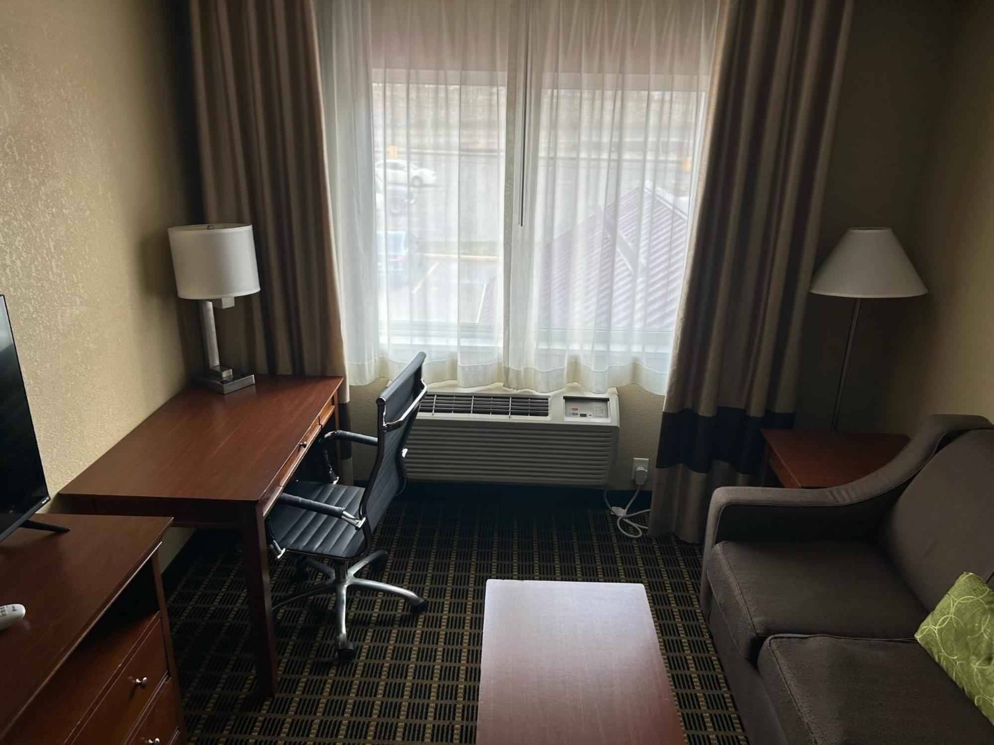 Quality Inn & Suites Μπράντφορντ Εξωτερικό φωτογραφία
