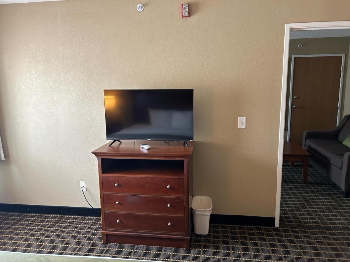 Quality Inn & Suites Μπράντφορντ Εξωτερικό φωτογραφία
