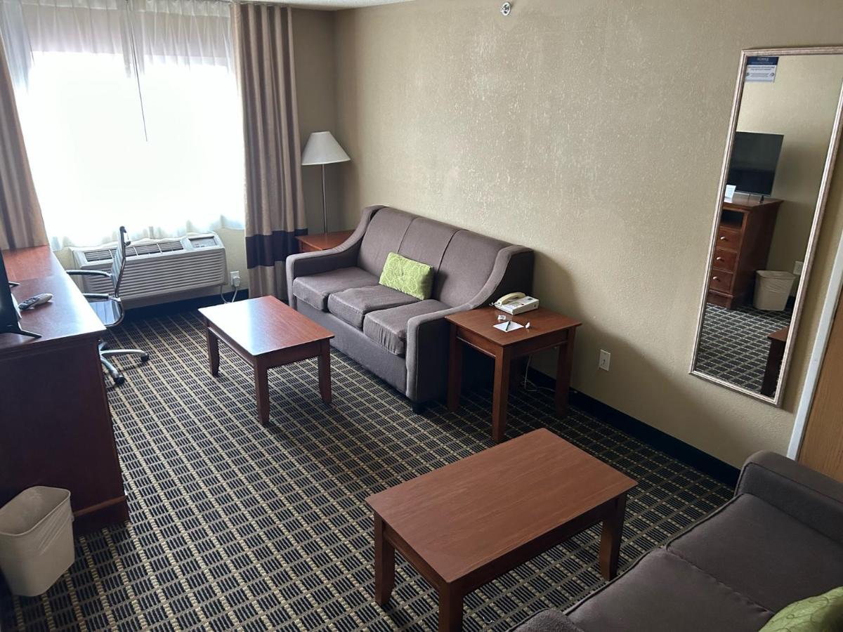 Quality Inn & Suites Μπράντφορντ Εξωτερικό φωτογραφία