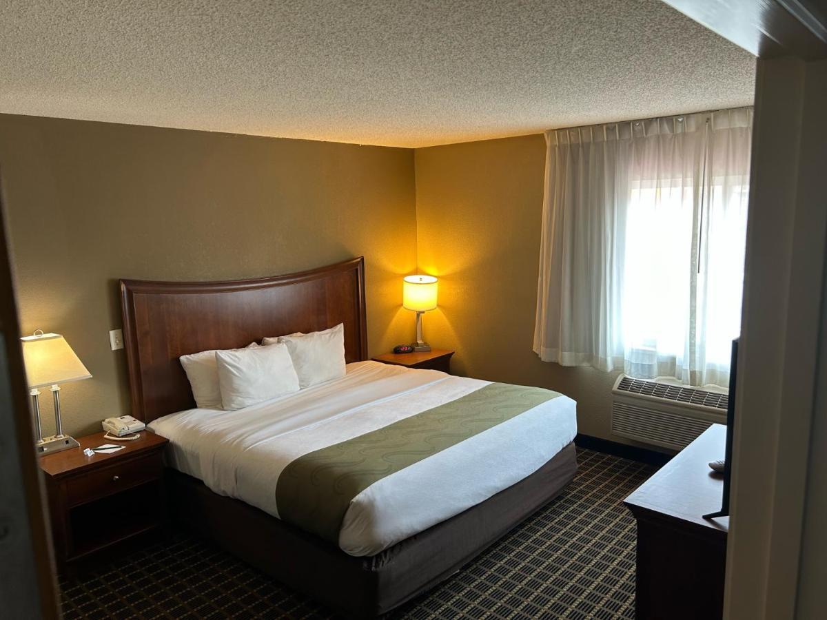 Quality Inn & Suites Μπράντφορντ Εξωτερικό φωτογραφία