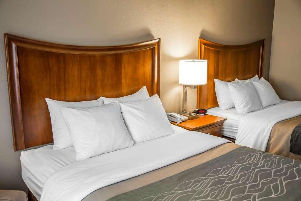 Quality Inn & Suites Μπράντφορντ Δωμάτιο φωτογραφία