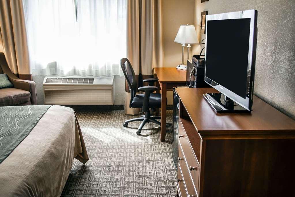 Quality Inn & Suites Μπράντφορντ Δωμάτιο φωτογραφία