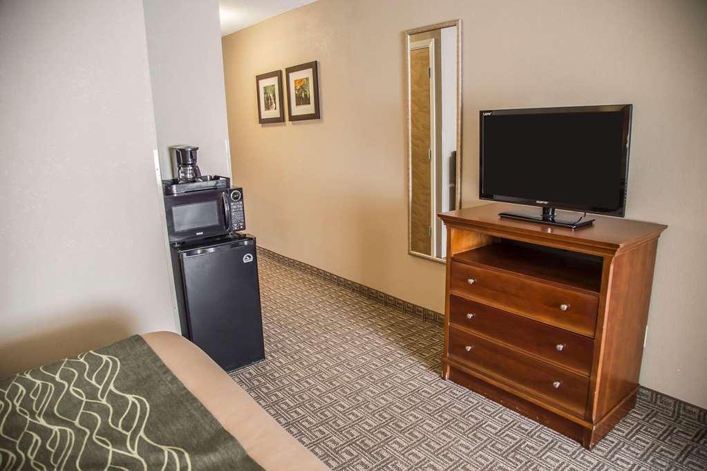 Quality Inn & Suites Μπράντφορντ Δωμάτιο φωτογραφία